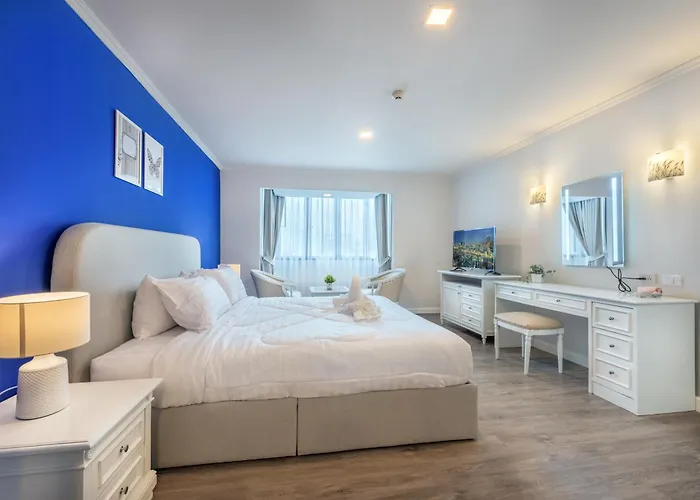 Neom Town Aparthotel