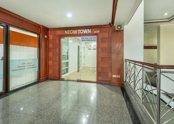 Neom Town Aparthotel 3*