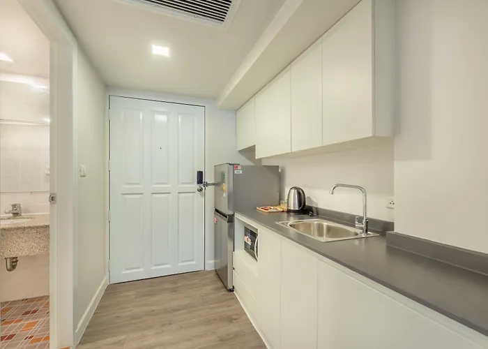 Neom Town Aparthotel 3*