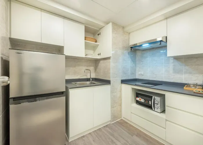 Neom Town Aparthotel 3*
