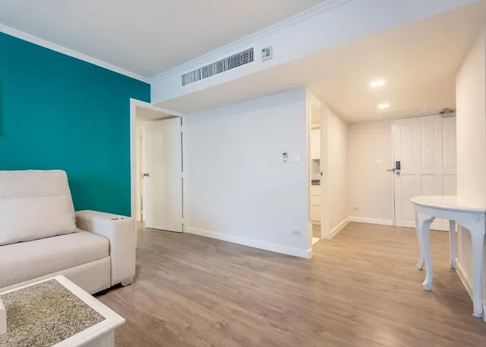 Neom Town Aparthotel 3*